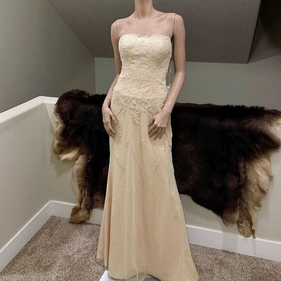 Custom Sample Embroidered Floral Lace, Crystal Beads & Pearls Gown with Shawl - Picture 3 of 17